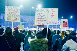 Grupa mężczyzn próbowała zakłócić protesty elblążan