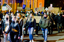 Grupa mężczyzn próbowała zakłócić protesty elblążan