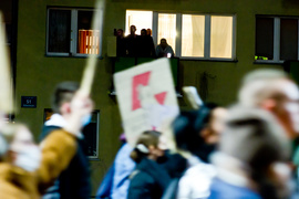 Grupa mężczyzn próbowała zakłócić protesty elblążan