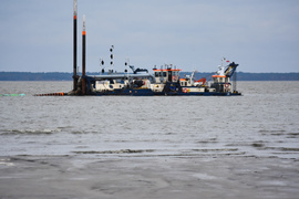 Poszerzają plażę w Kadynach