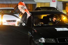 Protestujący: PiS jak kot