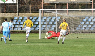 Punkty są żółto-biało-niebieskie