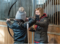 Mistrzowie uczą strzelać z łuku