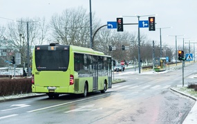 Zielony autobus ulicami miasta mknie...  (nasz raport z funkcjonowania miejskiej komunikacji) 