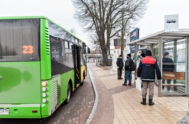 Zielony autobus ulicami miasta mknie...  (nasz raport z funkcjonowania miejskiej komunikacji) 