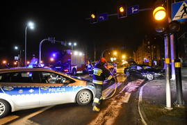 Kolizja audi z oplem na skrzyżowaniu ul. Wigilijnej z Rycerską