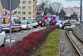 Spowodował kolizję na 12 Lutego i uciekł