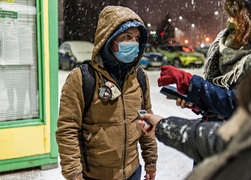 „Nie przyjmuję mandatu”. Zimowy spacer Elbląskiego Strajku Kobiet
