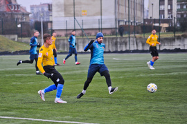 W deszczu bez bramek