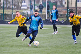 W deszczu bez bramek