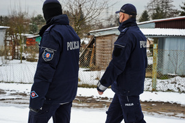 Policja szuka bezdomnych w czasie mrozów. „Przyjmują pomoc bardzo rzadko”