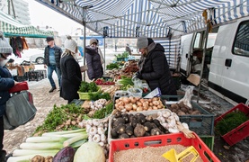 Miasto zwalnia targujących z opłaty dziennej. „Dobre chociaż i to”